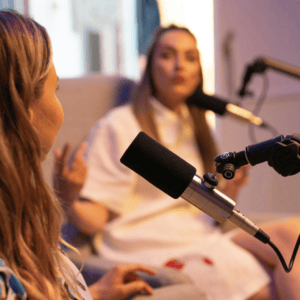 Entretiens et premiers pas dans l'entreprise : maîtriser l'art de la conversation