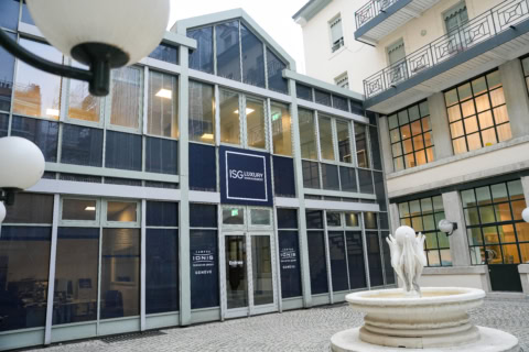 11 ECOLE ISG LUXURY MANAGEMENT