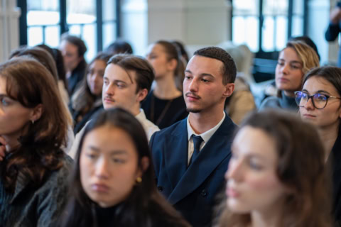 1 ECOLE ISG LUXURY MANAGEMENT