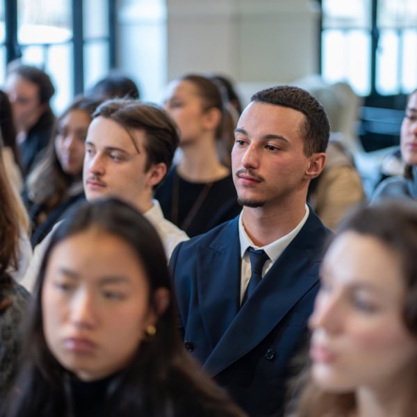 1 ECOLE ISG LUXURY MANAGEMENT