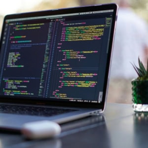 Apprendre à coder : votre atout pour le marché du travail