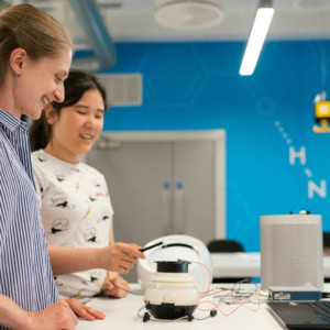 STEM au féminin : l’école doit-elle se réinventer pour séduire les filles ?